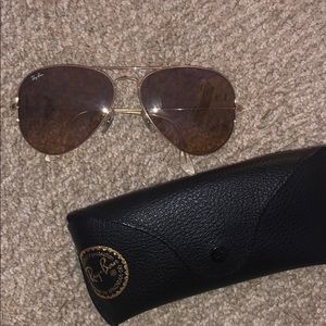 RAY BAN AVIATOR SUNGLASSES